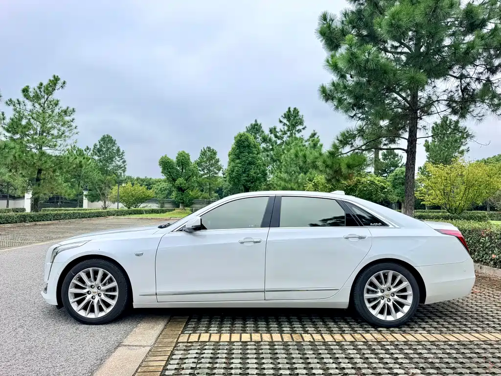 Cadillac CT6 — миниатюра 3