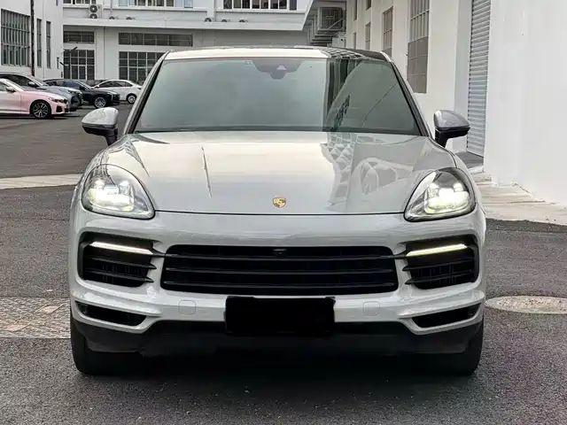 PORSCHE CAYENNE 2019