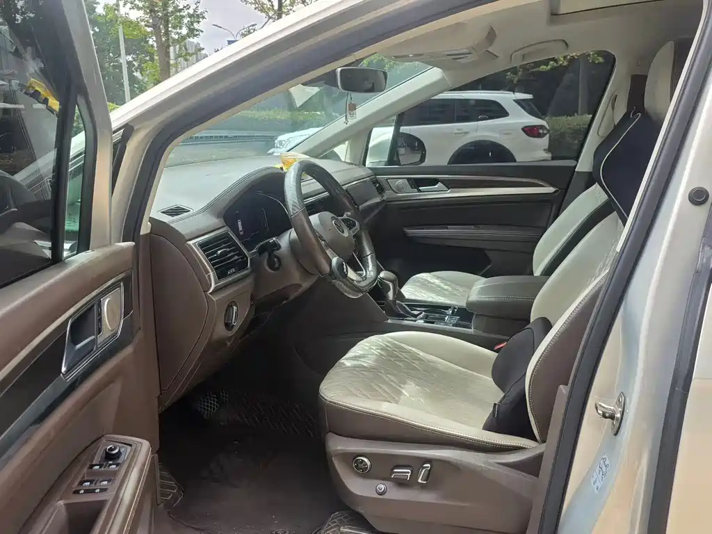 Volkswagen Viloran — миниатюра 6