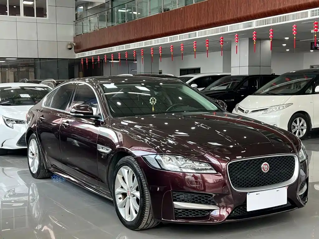 Jaguar XFL — миниатюра 3