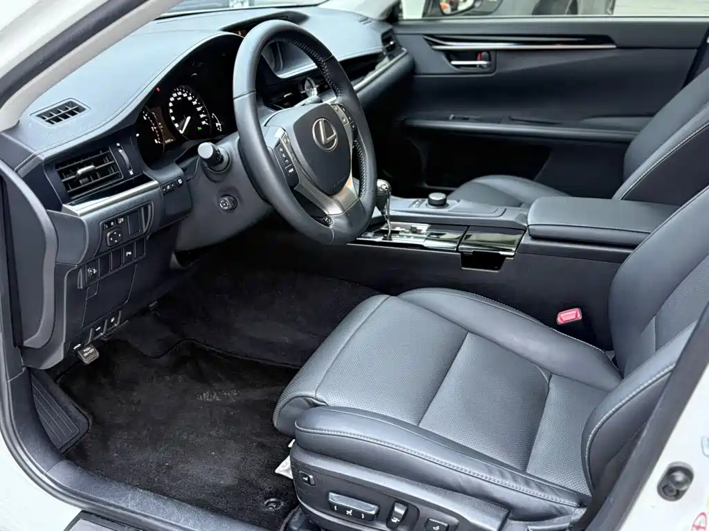 Lexus ES — миниатюра 4