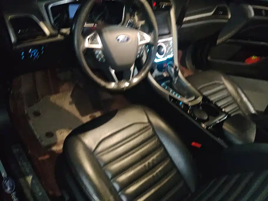 Ford Mondeo — миниатюра 12
