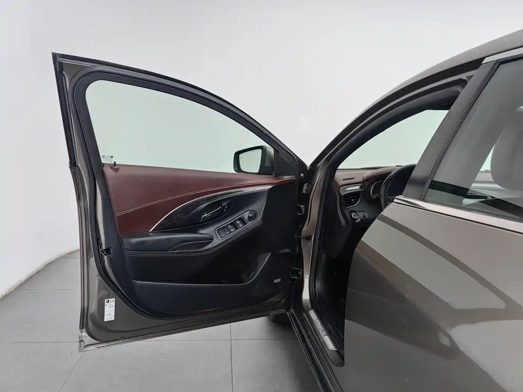 Buick LaCrosse — миниатюра 8