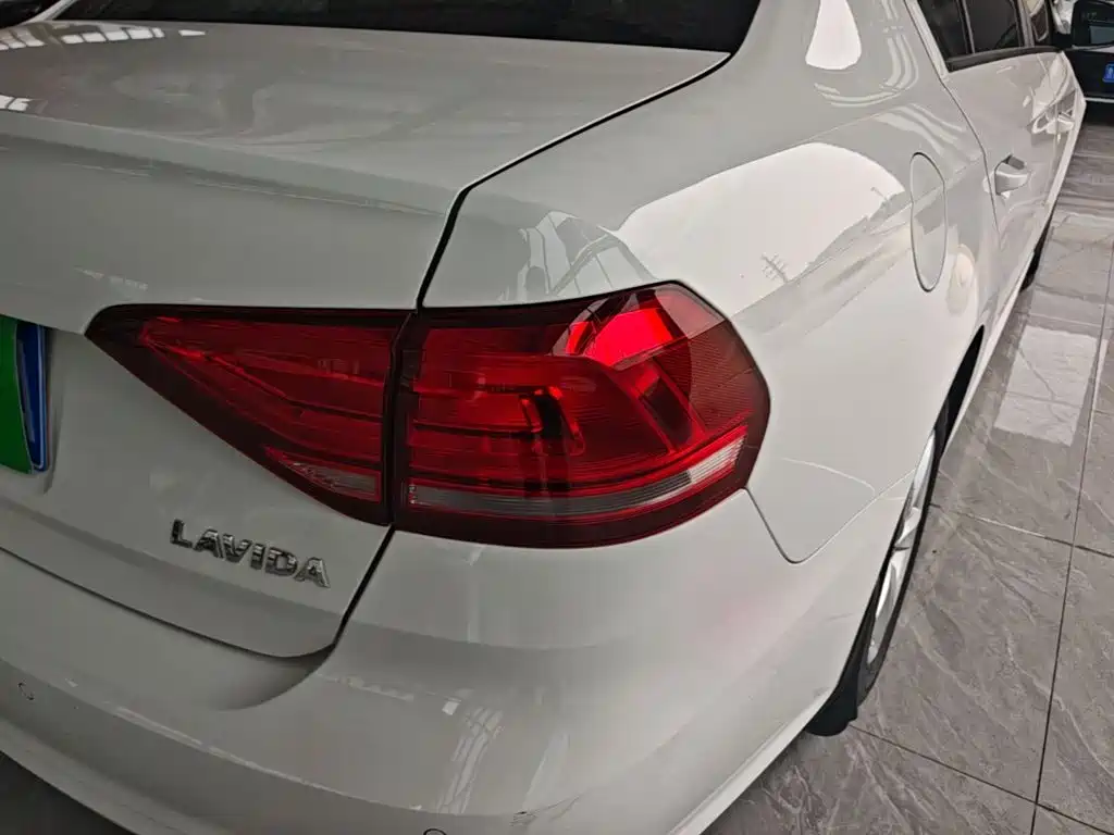 Volkswagen Lavida — миниатюра 8