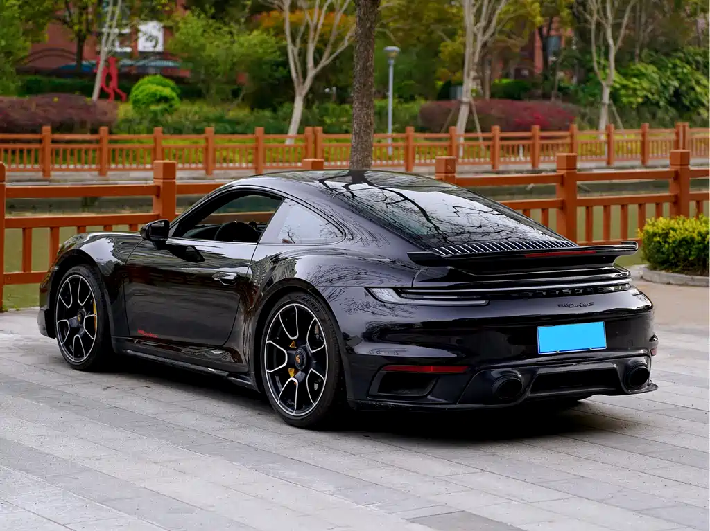 Porsche 911 2023 Turbo S 3.7T