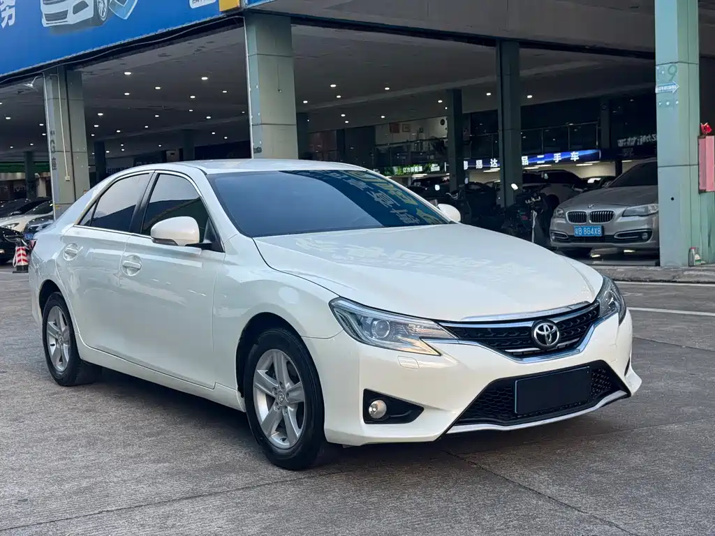 Toyota Reiz — миниатюра 3