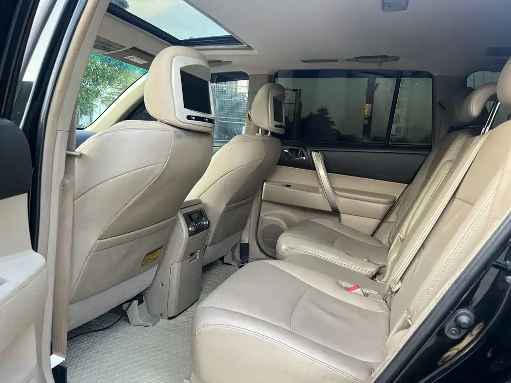 Toyota Highlander — миниатюра 10