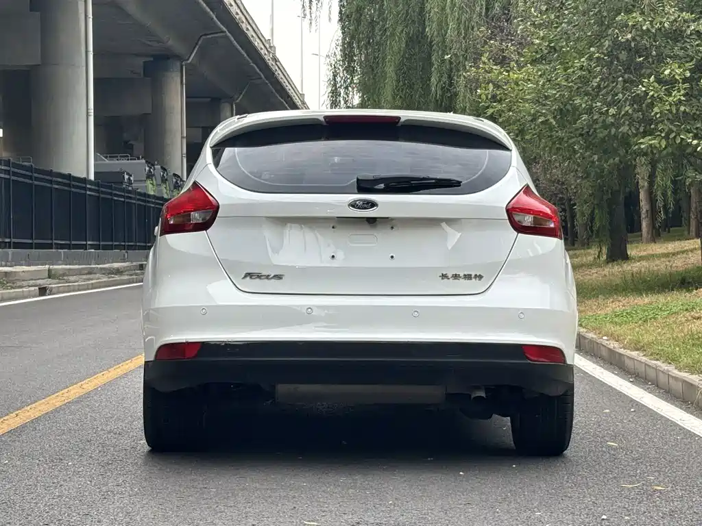 Ford Focus — миниатюра 5