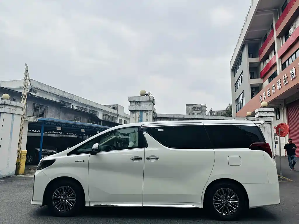 Toyota Alphard 2021 2.5L Premium