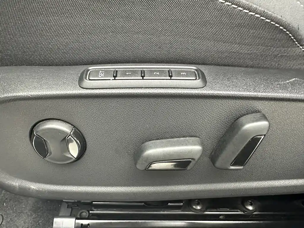Volkswagen Golf — миниатюра 12