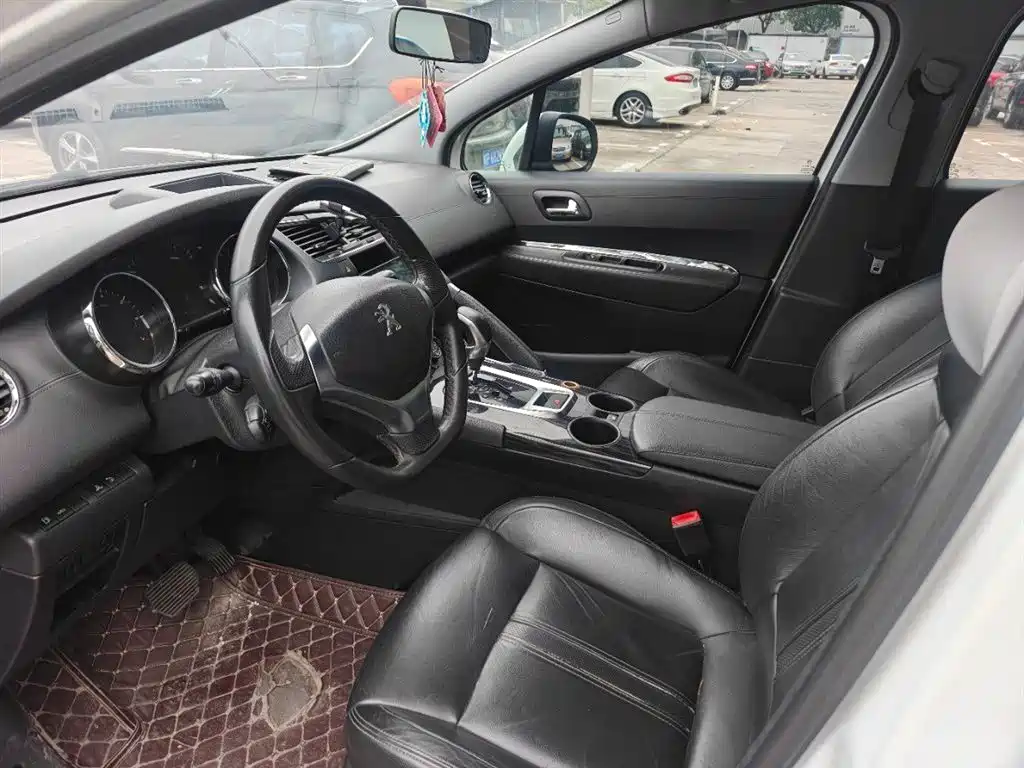 Peugeot 3008 2013 2.0L AT