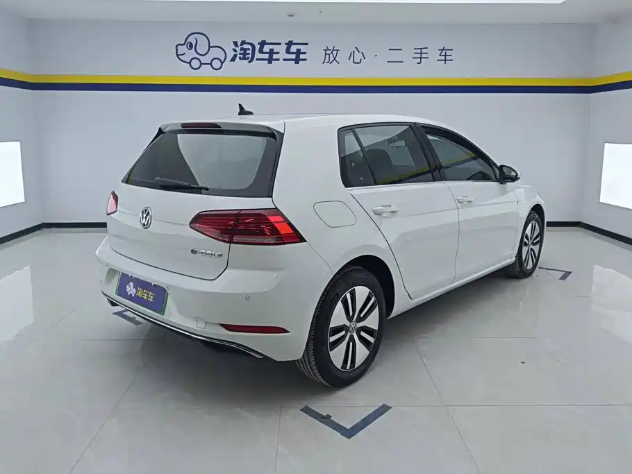 Volkswagen Golf EV — миниатюра 3
