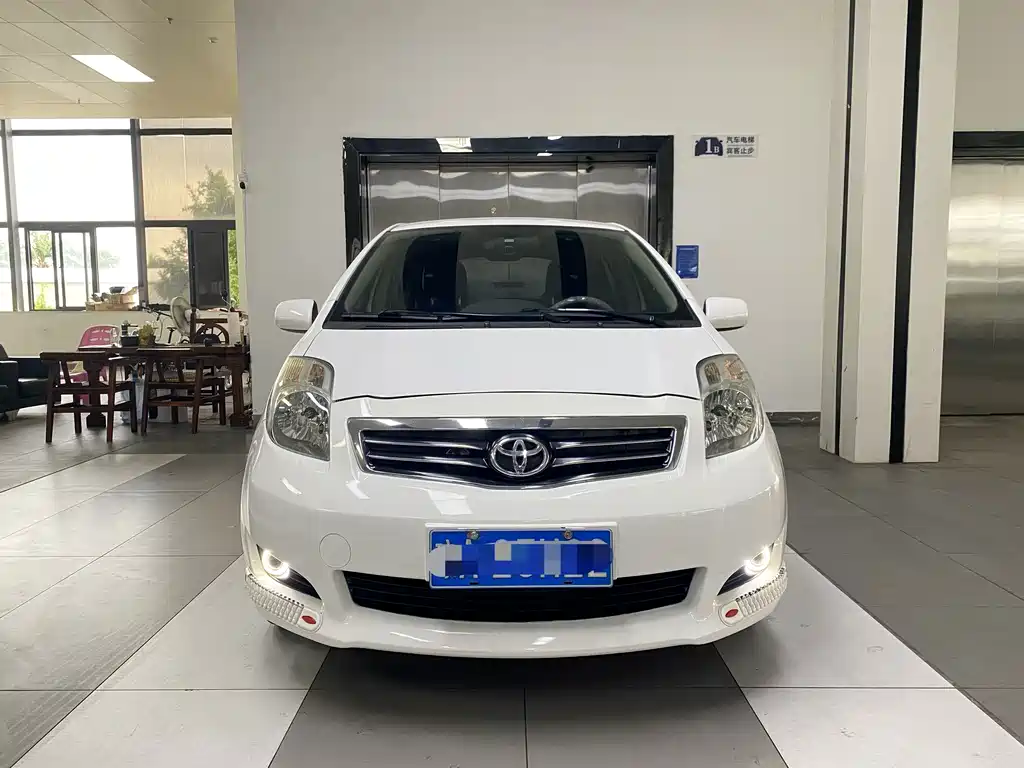 Toyota Yaris — миниатюра 2