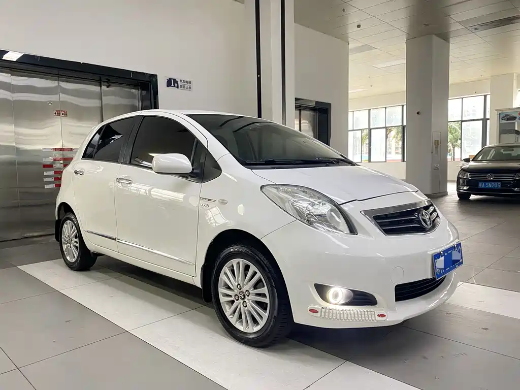 Toyota Yaris — миниатюра 3