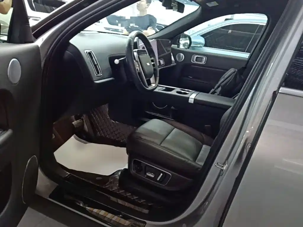 Li Auto Li L8 — миниатюра 16