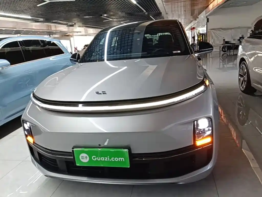 Li Auto Li L8 — миниатюра 3