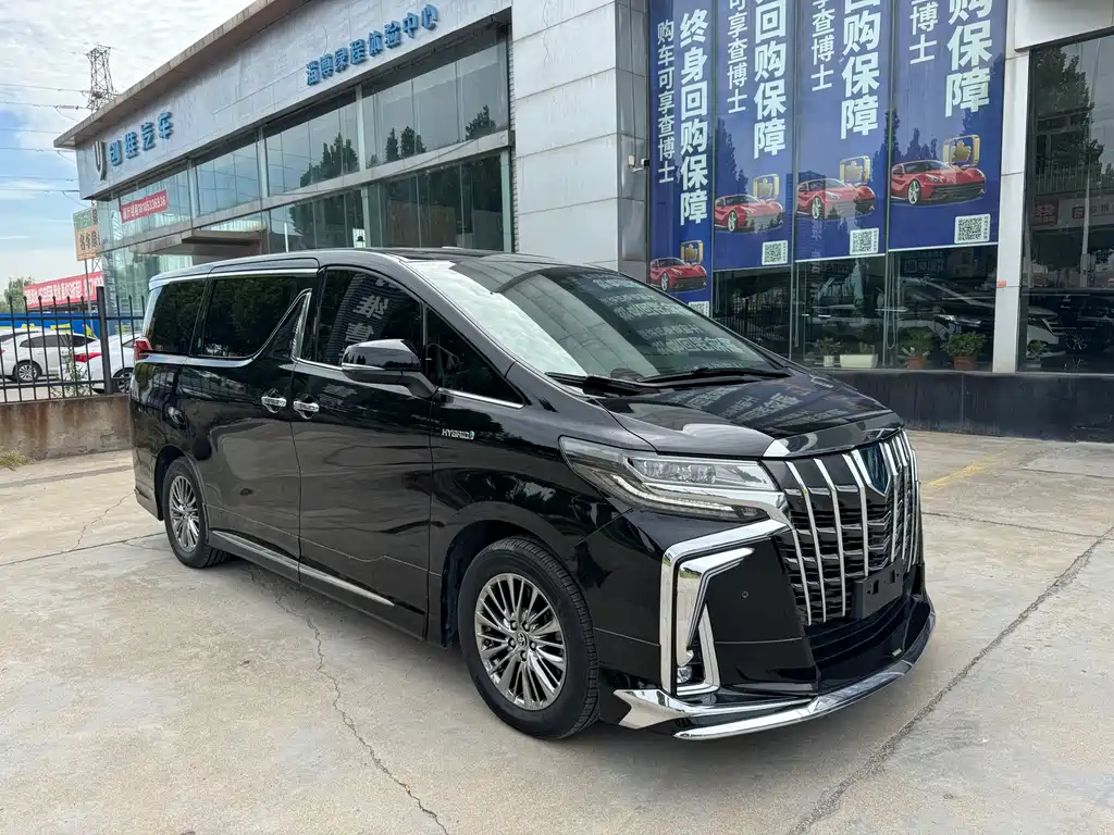 Toyota Alphard — миниатюра 3