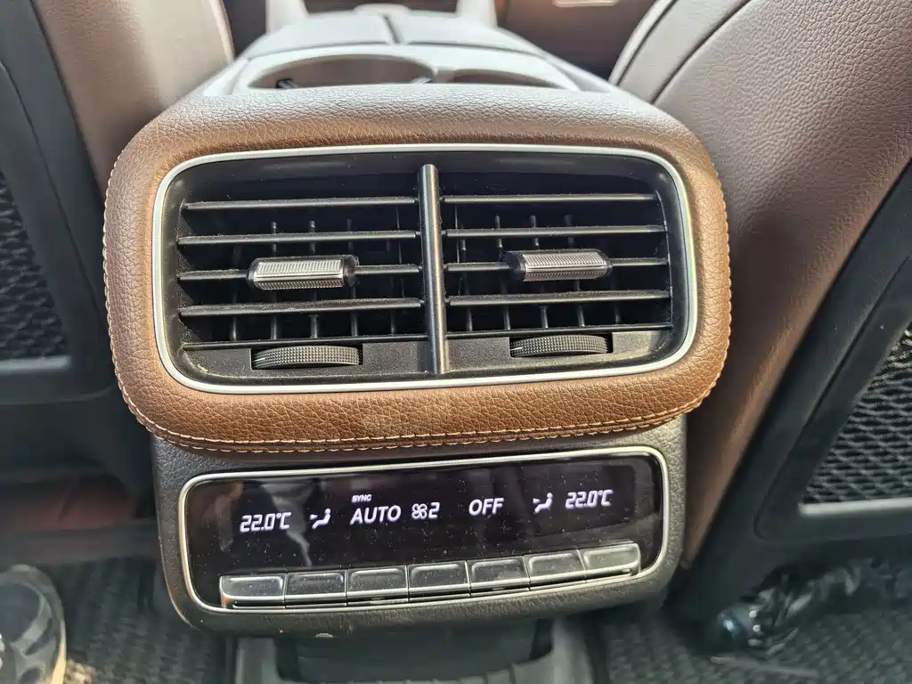 Mercedes-Benz GLE (Import) — миниатюра 11
