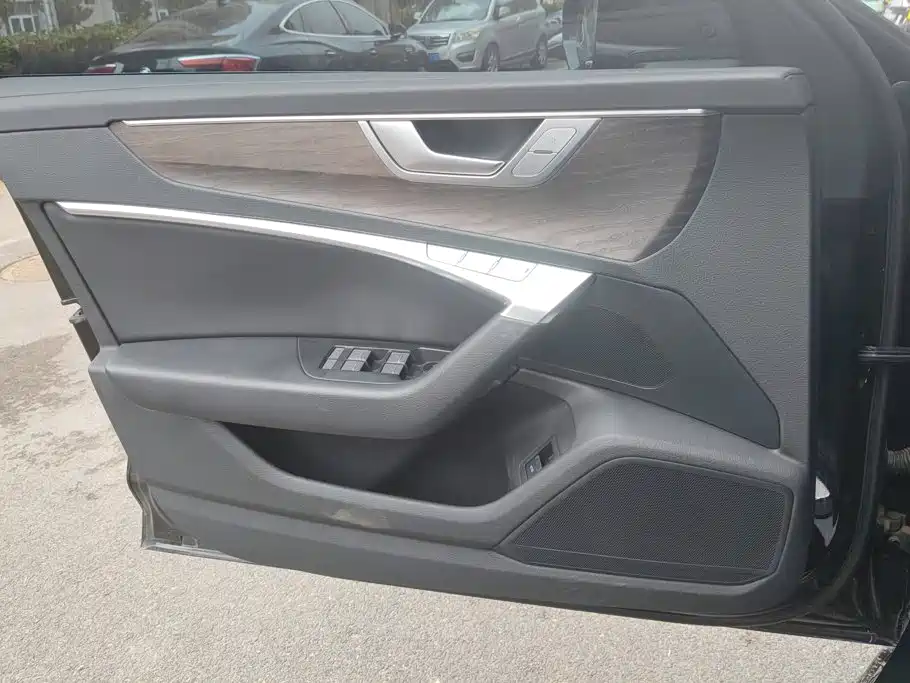 Audi A6L — миниатюра 7