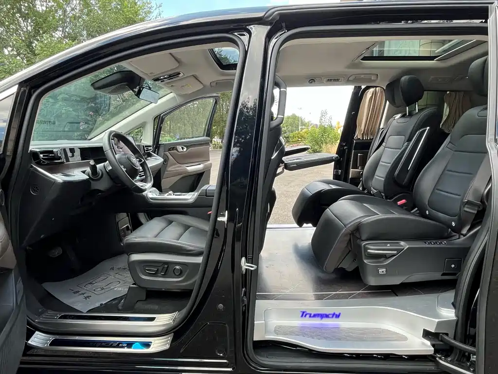 GAC Motor Trumpchi E8 PHEV — миниатюра 16