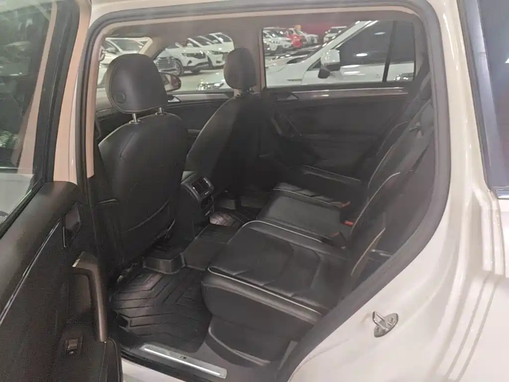 Volkswagen Tiguan L — миниатюра 17