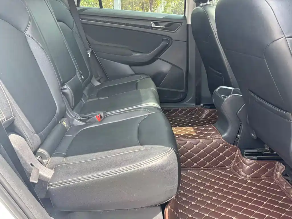 Skoda Kodiaq 2018 TSI330 5 мест Standard