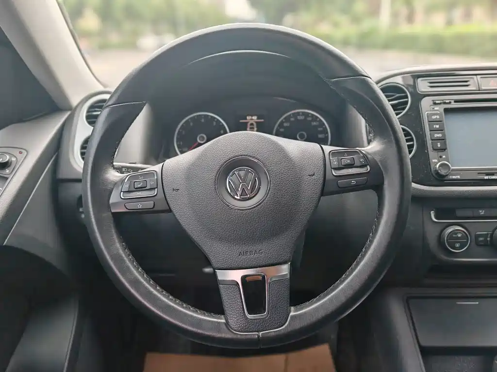 Volkswagen Tiguan — миниатюра 13