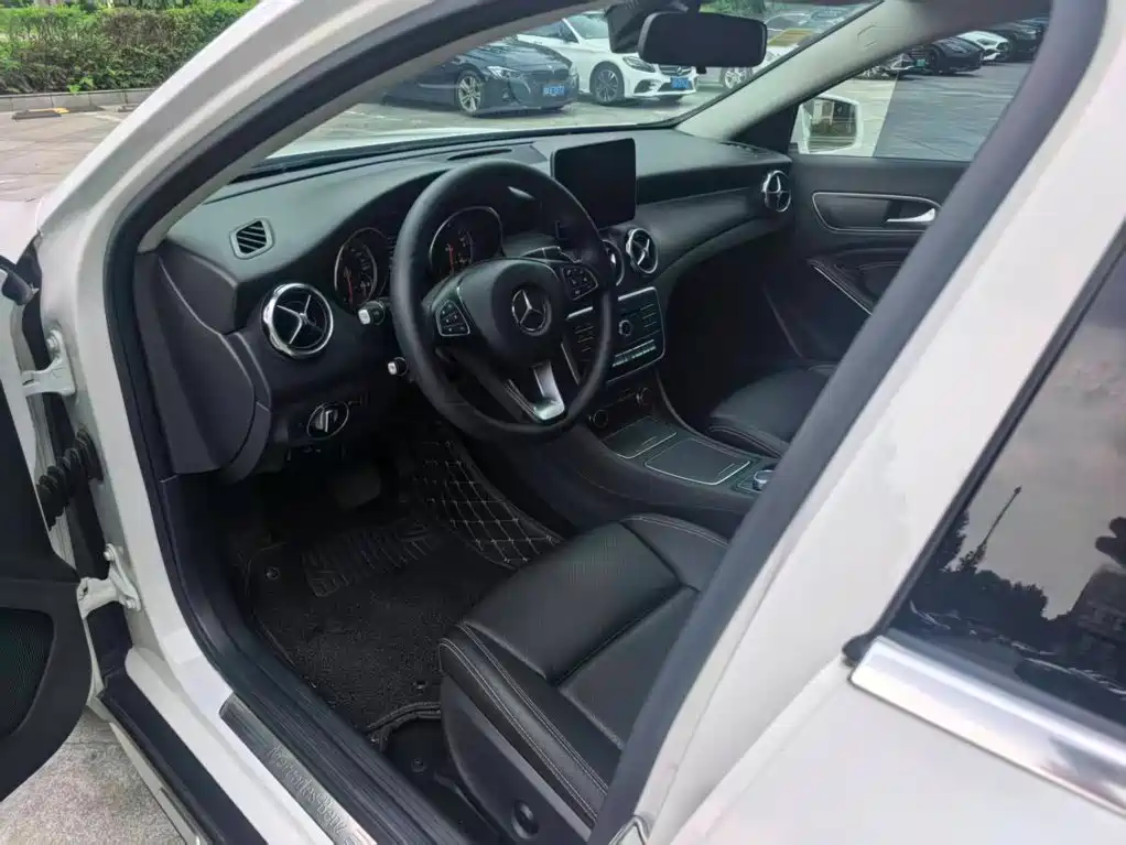 Mercedes-Benz GLA — миниатюра 14