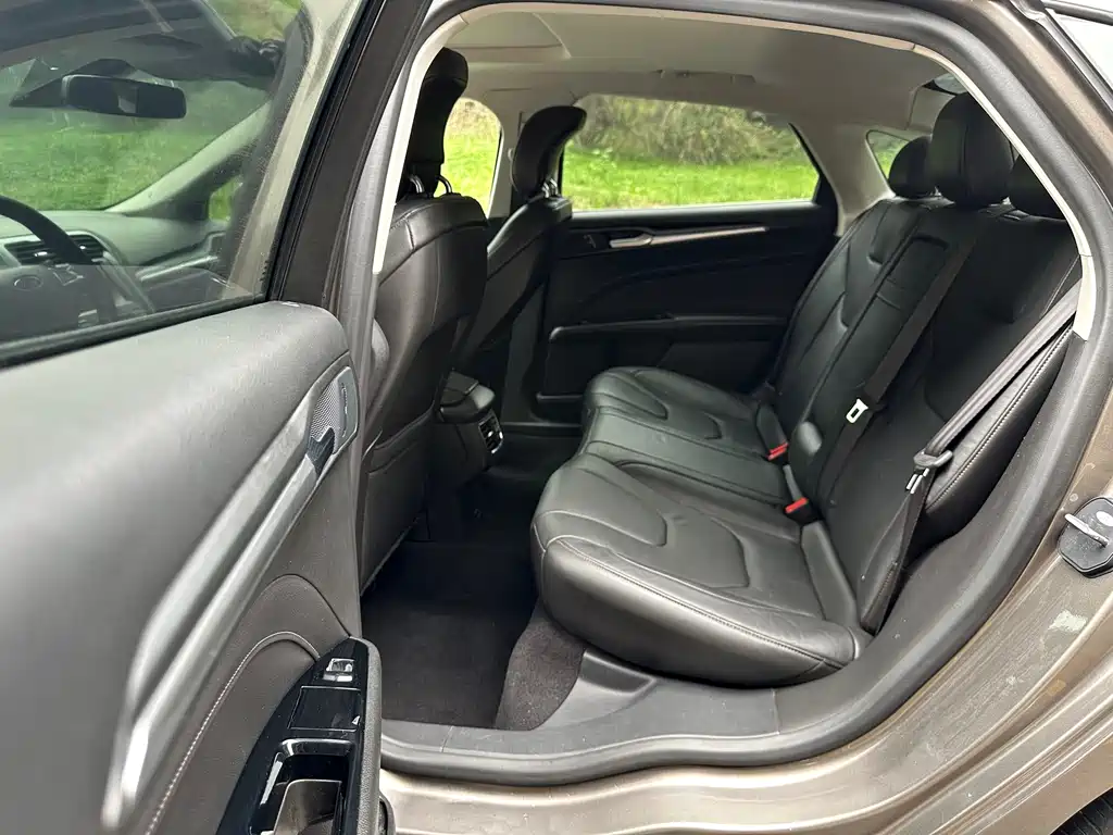 Ford Mondeo — миниатюра 14