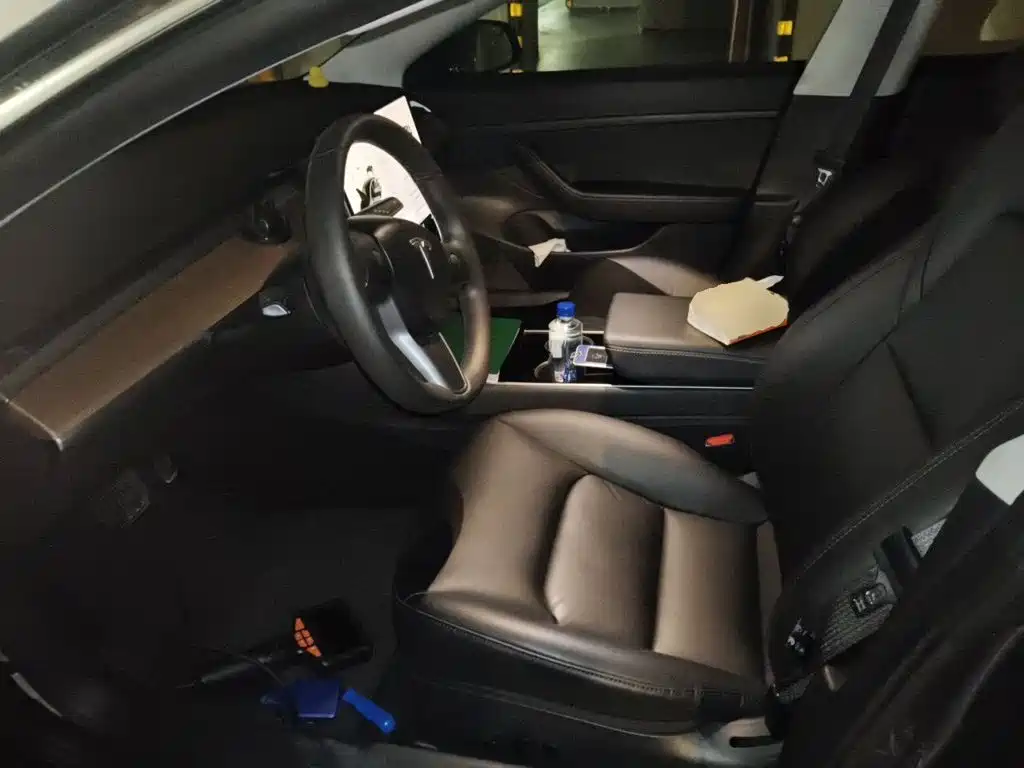 Tesla Model 3 — миниатюра 12