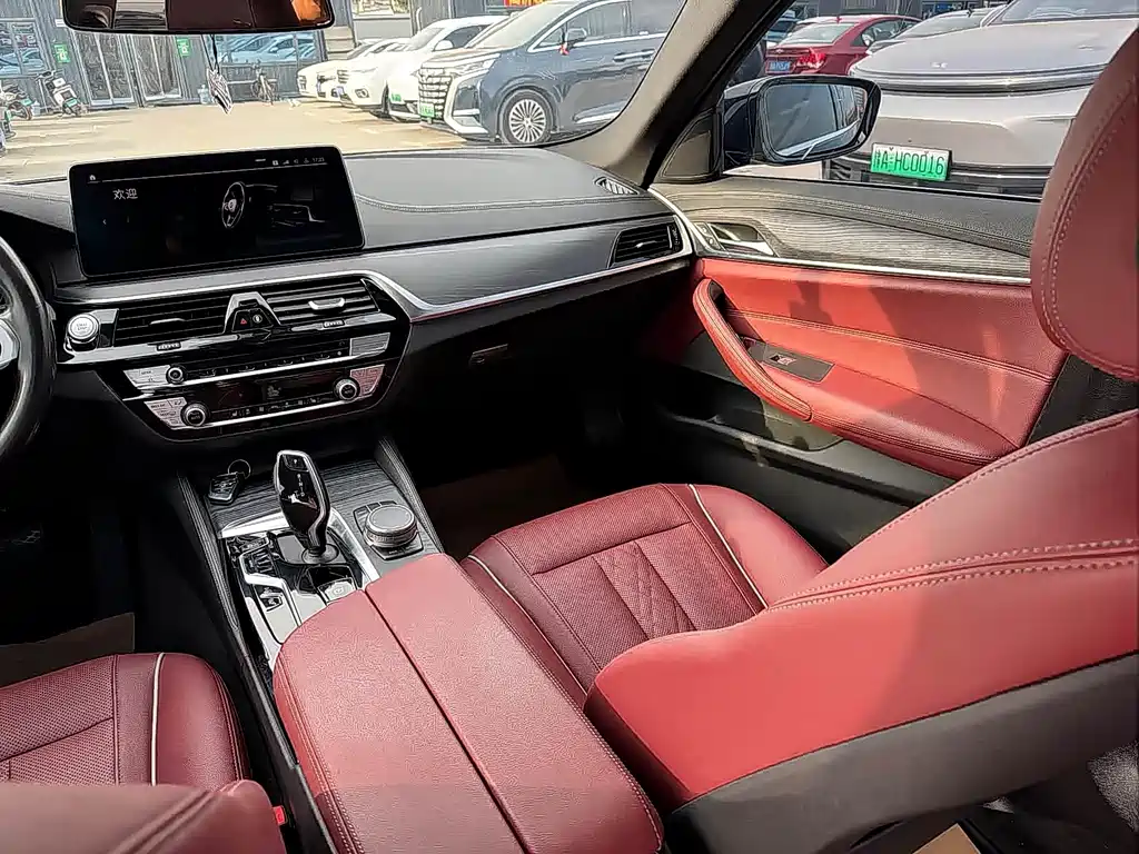 BMW 5 Series New Energy — миниатюра 17
