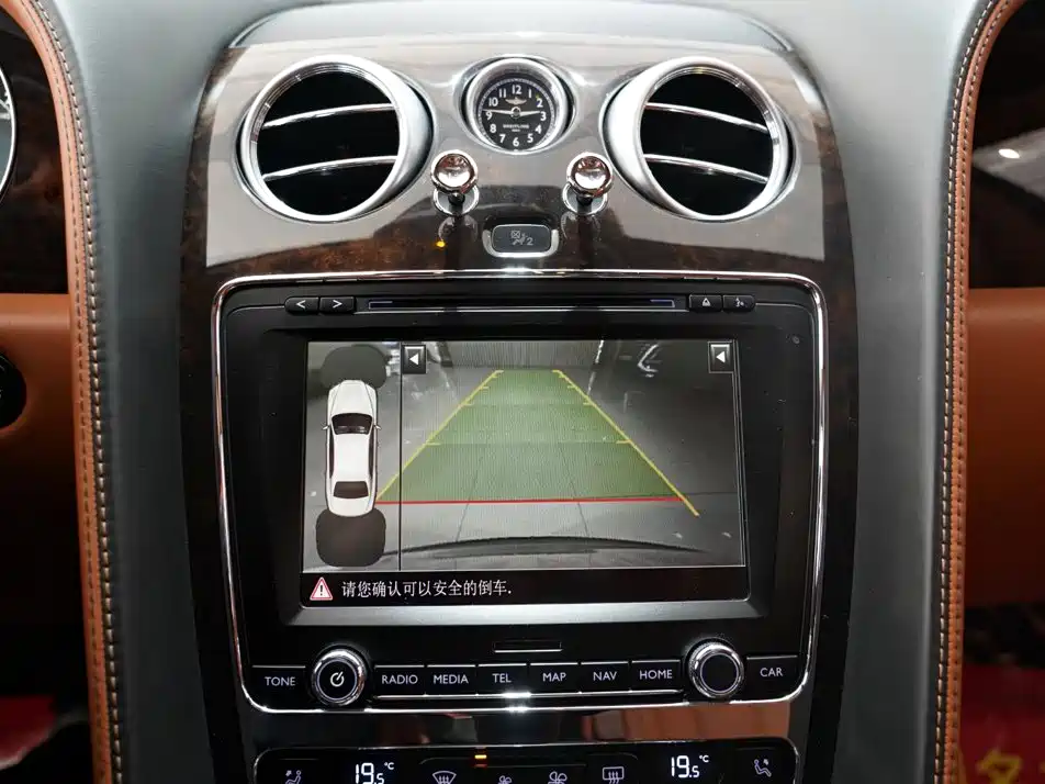 Bentley Flying Spur — миниатюра 14