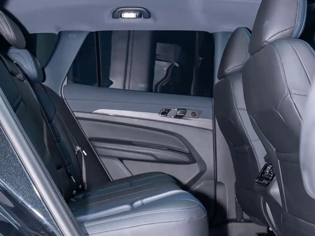 Ford Equator Sport — миниатюра 13