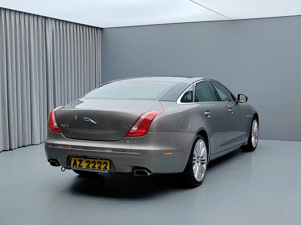 Jaguar XJ — миниатюра 4