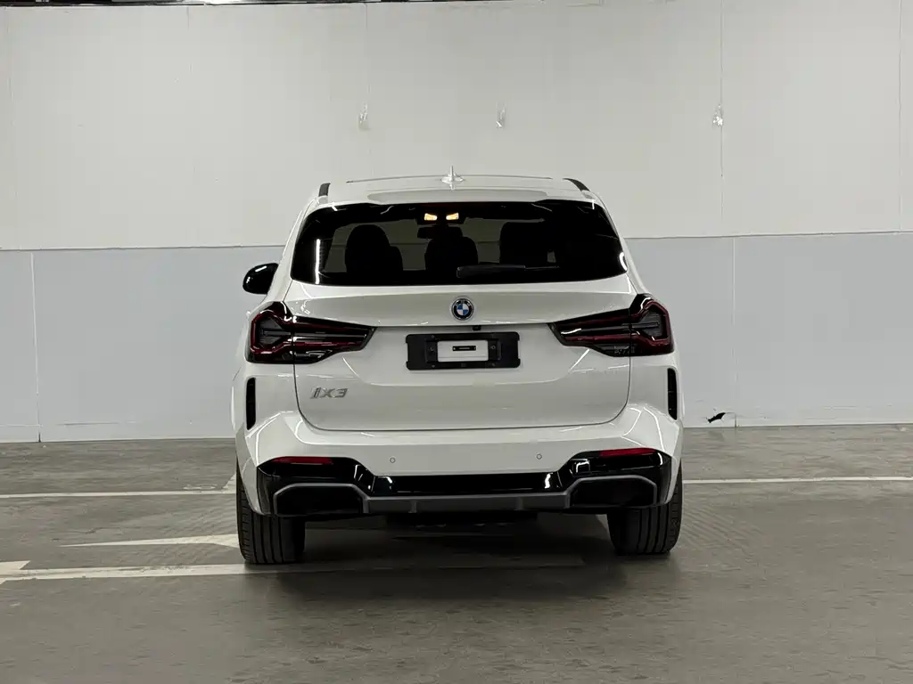 BMW iX3 - фото 18