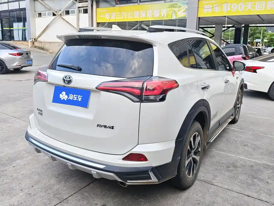 Toyota RAV4 — миниатюра 3