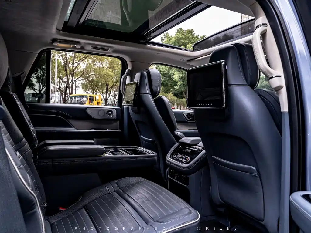 Lincoln Navigator — миниатюра 12