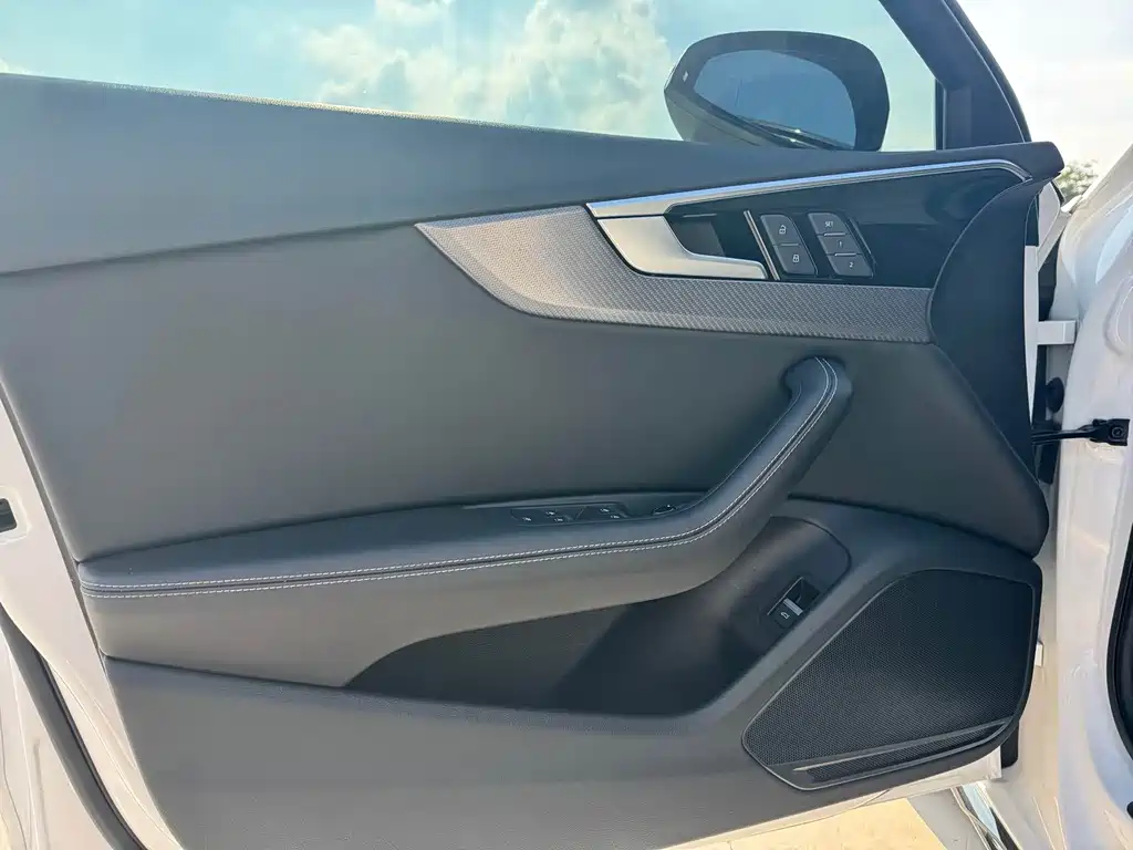 Audi A4L — миниатюра 8