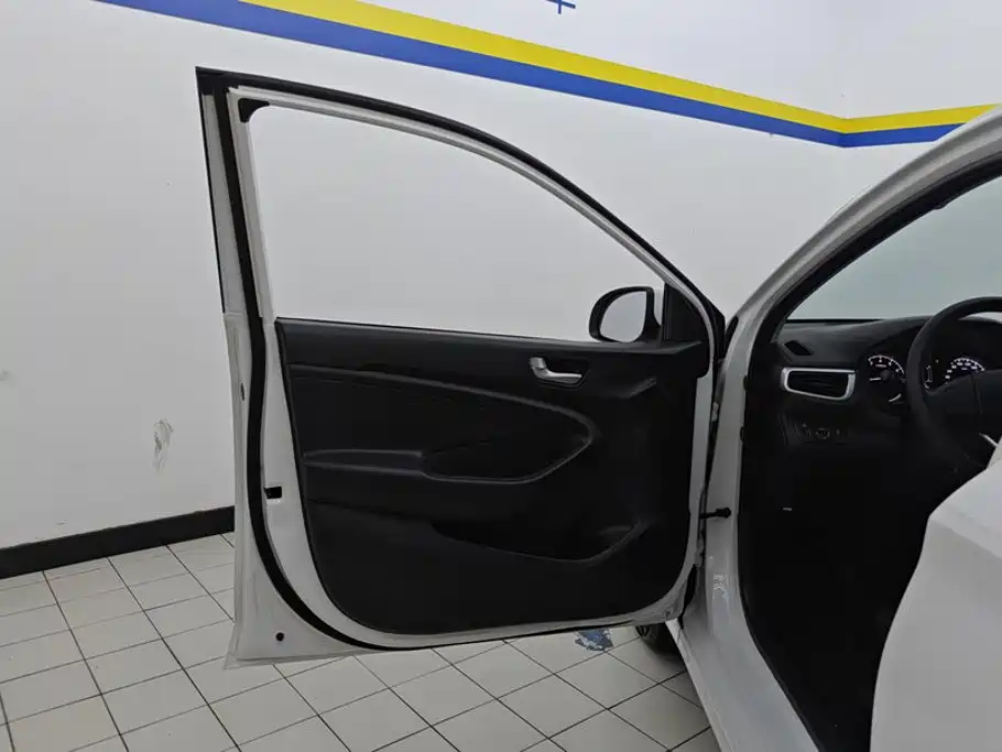 Hyundai Verna — миниатюра 7