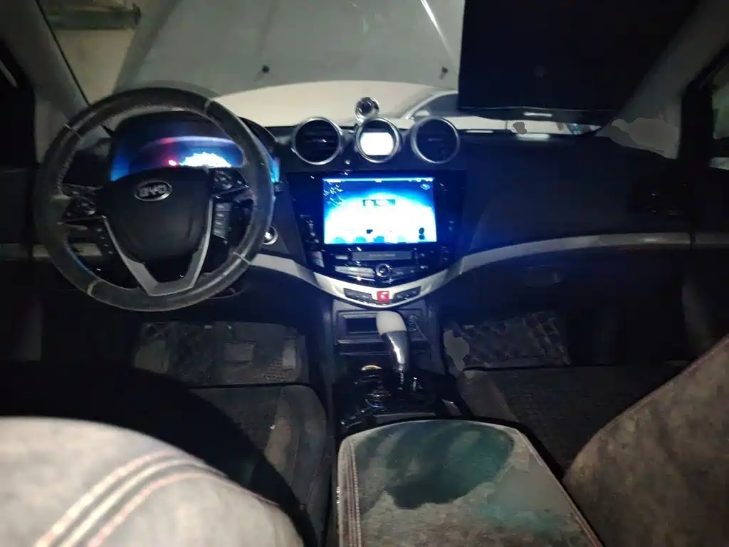 BYD S7 — миниатюра 10
