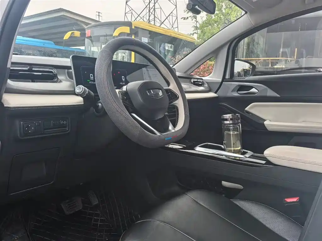 Geely E Firefly E 2023 401KM 5 мест