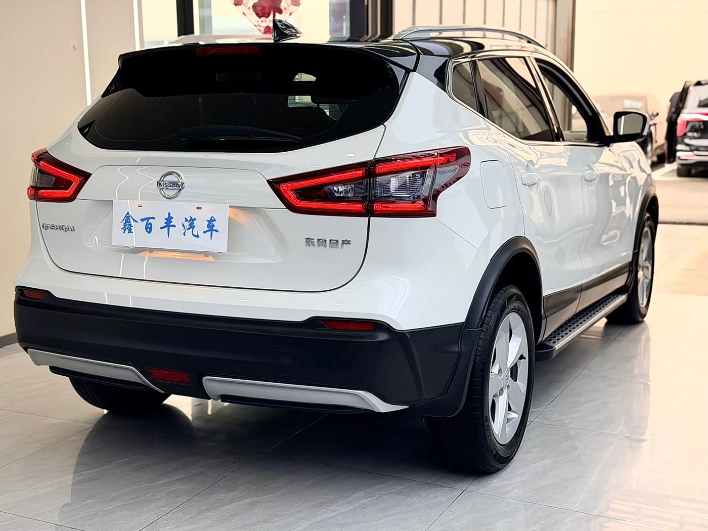 Nissan Qashqai 2.0 л 2023 г. Белый, пробег 23000 км