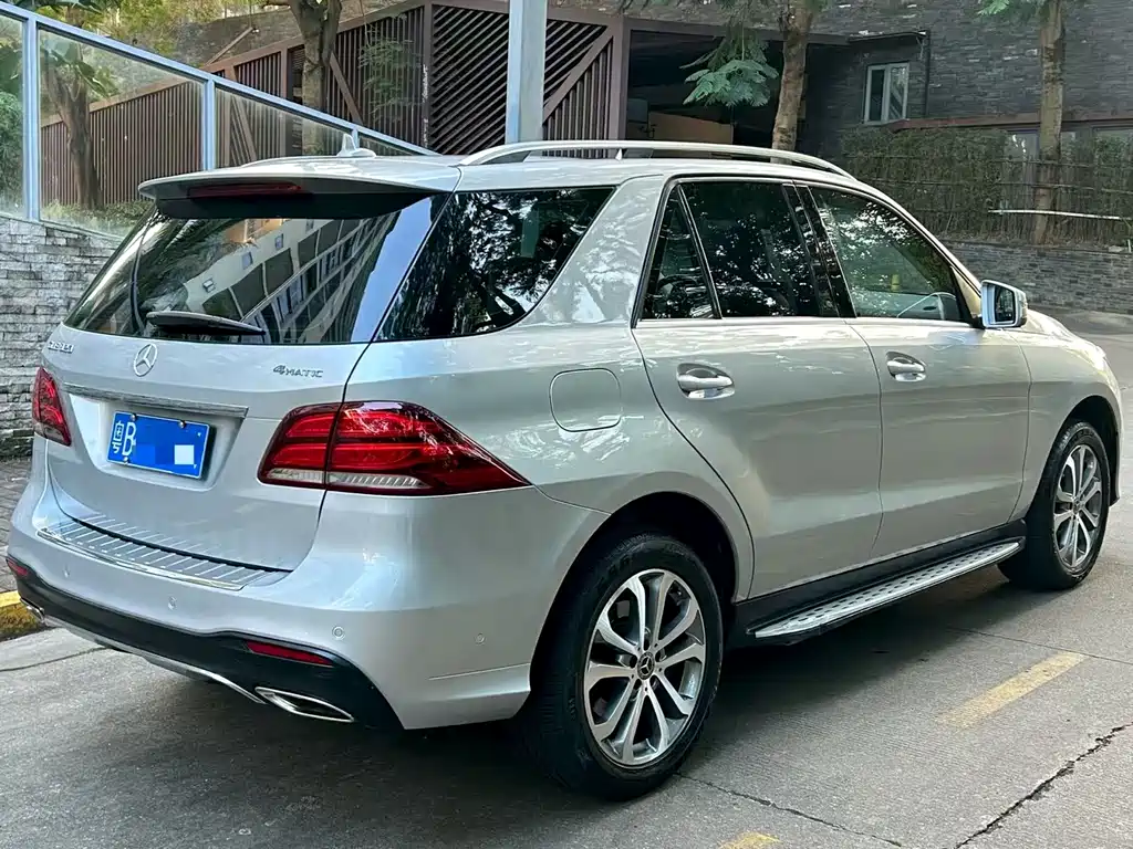 Mercedes-Benz GLE (Import) — миниатюра 8