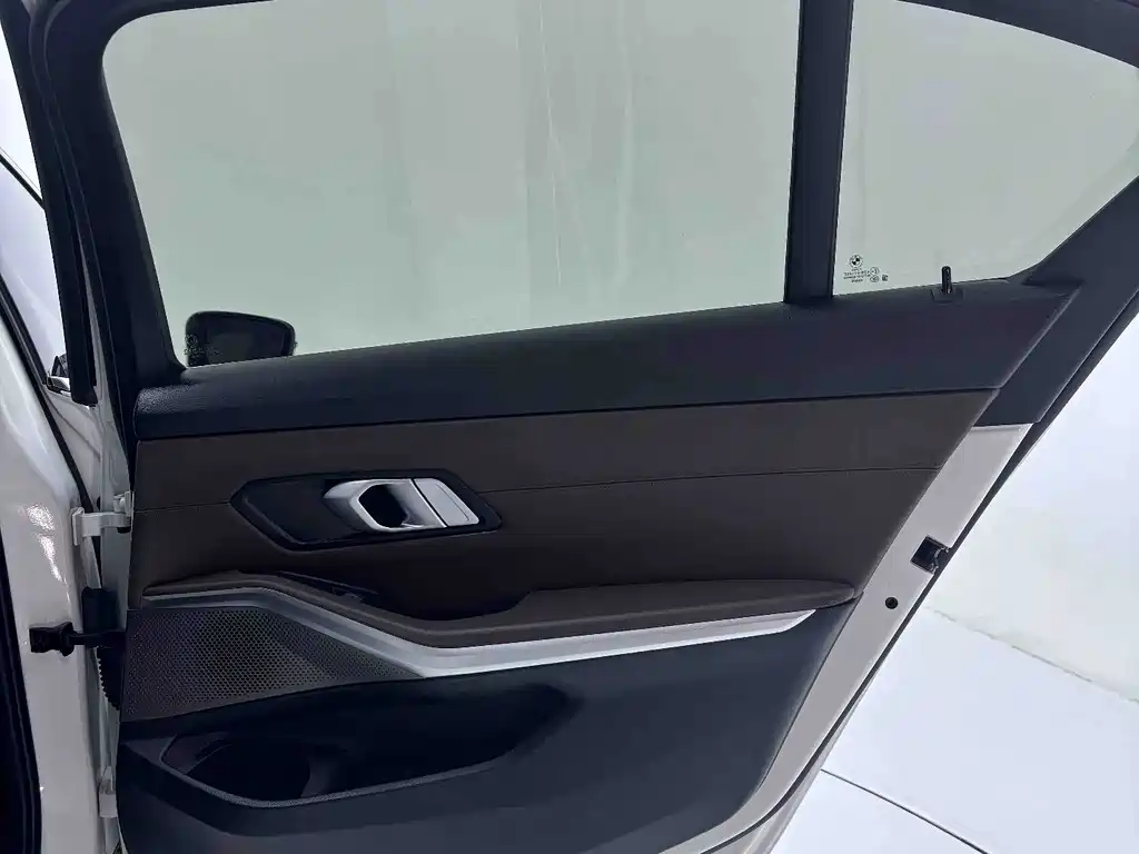 BMW 3 Series — миниатюра 10