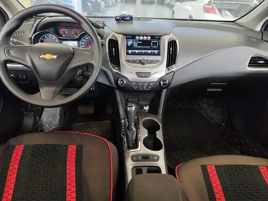 Chevrolet Cruze — миниатюра 12