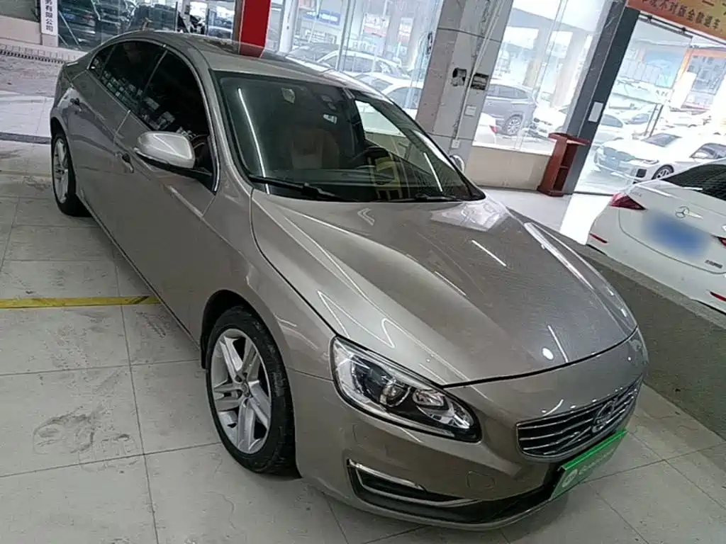 Volvo S60 — миниатюра 4