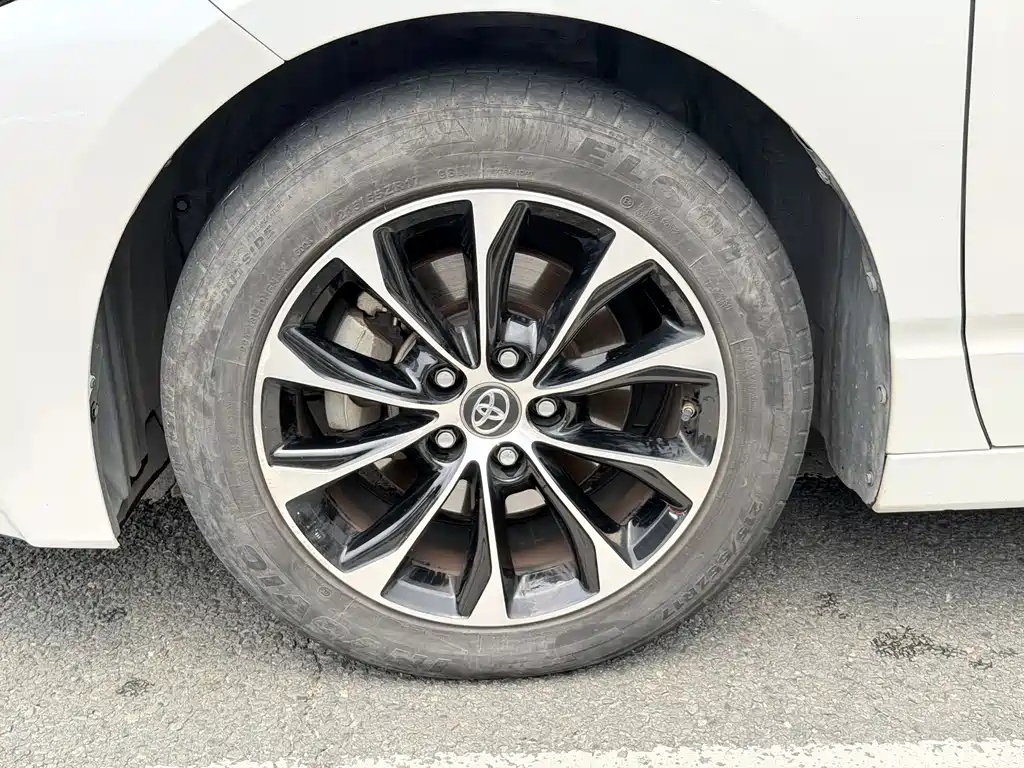 Toyota Avalon — миниатюра 15