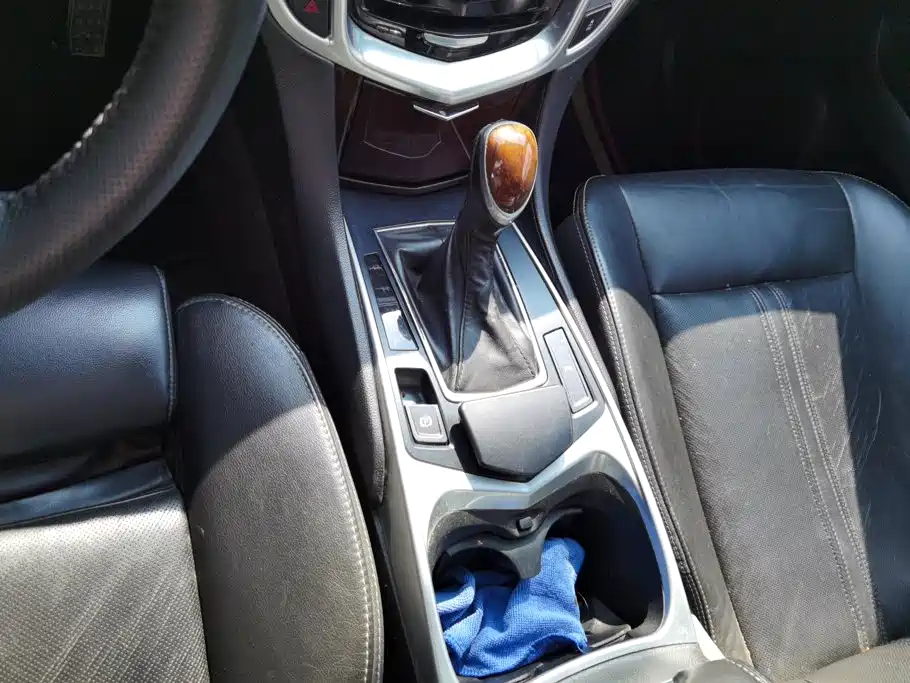 Cadillac SRX — миниатюра 16