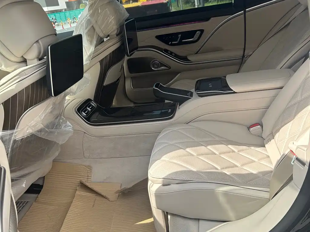 Mercedes-Benz S-Class — миниатюра 6