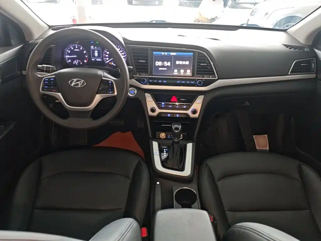 Hyundai Elantra — миниатюра 10
